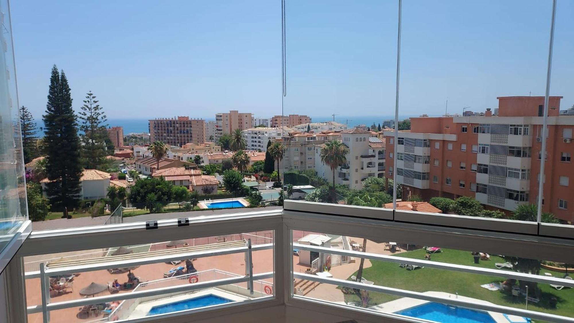 Enjoying Together Torremolinos Luaran gambar